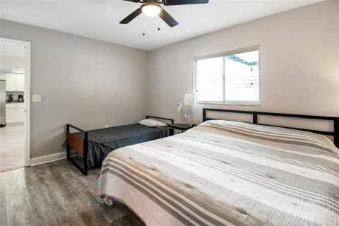 House in Sarasota, Florida 3 bedrooms, 130.99 sq.m. № 1853038 - photo 27