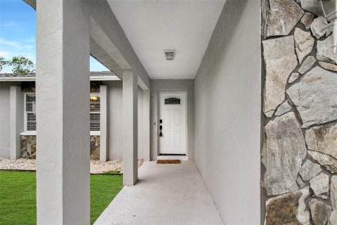 House in Sarasota, Florida 3 bedrooms, 130.99 sq.m. № 1853038 - photo 3