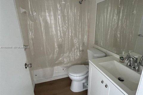 Снять в аренду кондоминиум в Майами, Флорида 1 спальня, 68.28м2, № 1987597 - фото 6