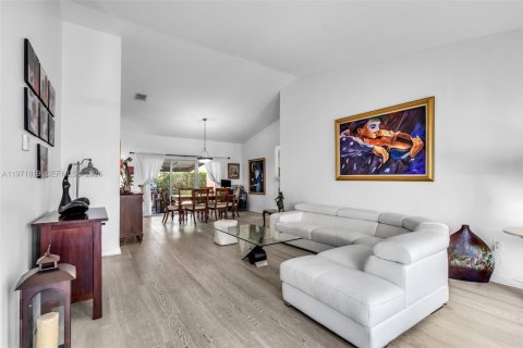 Casa en venta en Miami, Florida, 3 dormitorios, 163.42 m2 № 2050074 - foto 8