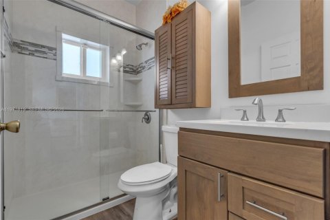 Casa en venta en Miami, Florida, 3 dormitorios, 163.42 m2 № 2050074 - foto 30
