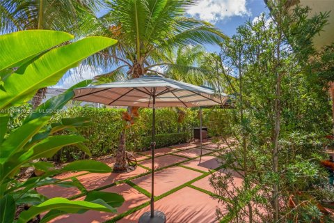 Casa en venta en Miami, Florida, 3 dormitorios, 163.42 m2 № 2050074 - foto 13