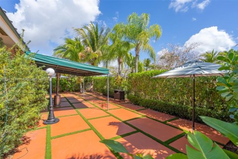 Casa en venta en Miami, Florida, 3 dormitorios, 163.42 m2 № 2050074 - foto 14