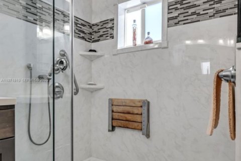 Casa en venta en Miami, Florida, 3 dormitorios, 163.42 m2 № 2050074 - foto 24