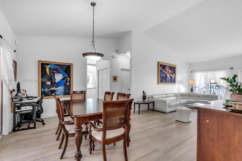 Casa en venta en Miami, Florida, 3 dormitorios, 163.42 m2 № 2050074 - foto 5