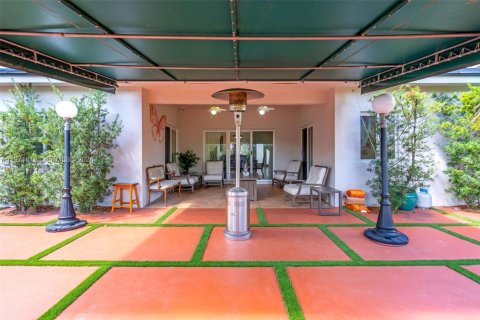 Casa en venta en Miami, Florida, 3 dormitorios, 163.42 m2 № 2050074 - foto 11