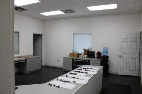 Commercial property in Tarpon Springs, Florida 1858.05 sq.m. № 1908930 - photo 8