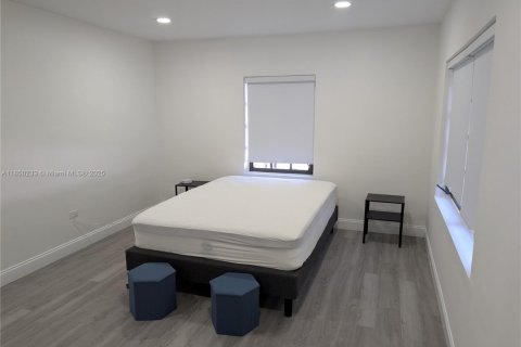 House in Miami, Florida 3 bedrooms, 181.72 sq.m. № 1854737 - photo 25