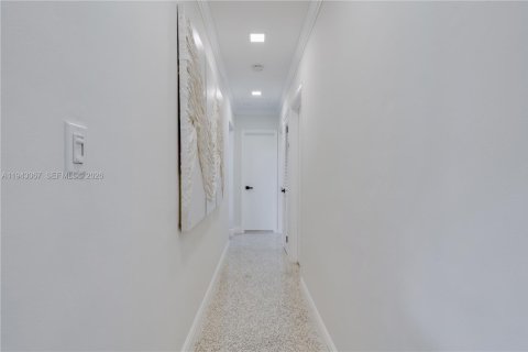 Снять в аренду виллу или дом в Майами, Флорида 3 спальни, 116.13м2, № 2004448 - фото 30