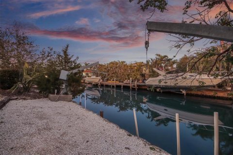 House in Longboat Key, Florida 3 bedrooms, 163.32 sq.m. № 1556273 - photo 5