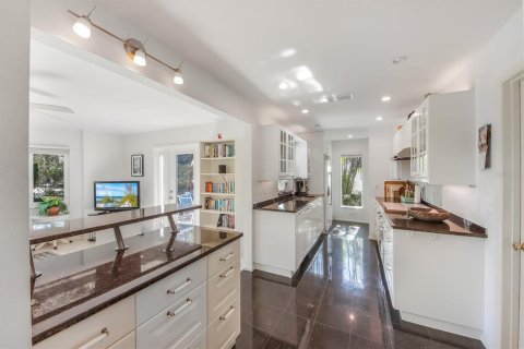 House in Longboat Key, Florida 3 bedrooms, 163.32 sq.m. № 1556273 - photo 19