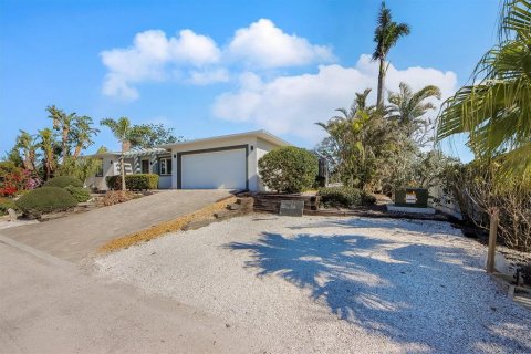 House in Longboat Key, Florida 3 bedrooms, 163.32 sq.m. № 1556273 - photo 10