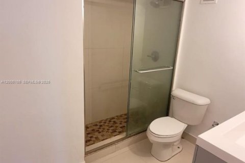 Condo in Miami Beach, Florida, 1 bedroom  № 2069666 - photo 8