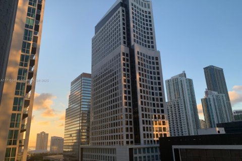 Купить кондоминиум в Майами, Флорида 51.19м2, № 1960512 - фото 12