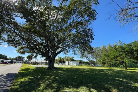 Снять в аренду виллу или дом в Тамарак, Флорида 3 спальни, 109.72м2, № 1972683 - фото 23