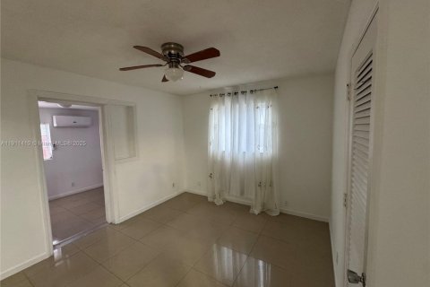 Снять в аренду виллу или дом в Тамарак, Флорида 3 спальни, 109.72м2, № 1972683 - фото 13