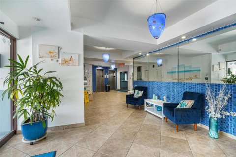 Condo in Miami Beach, Florida, 2 bedrooms  № 1691762 - photo 3