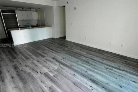 Кондоминиум с 1 спальней в Майами, Флорида № 2077347