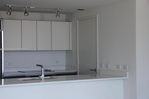 Снять в аренду кондоминиум в Майами, Флорида 1 спальня, 71.44м2, № 2077347 - фото 6