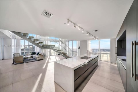 Condo in Miami, Florida, 4 bedrooms  № 2186380 - photo 14
