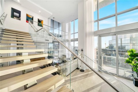 Condo in Miami, Florida, 4 bedrooms  № 2186380 - photo 7