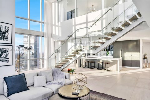 Condo in Miami, Florida, 4 bedrooms  № 2186380 - photo 2
