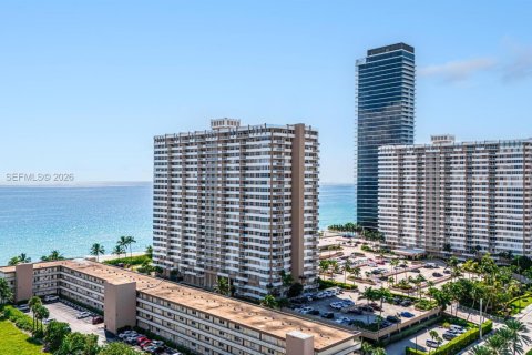 Copropriété à vendre à Hallandale Beach, Floride: 1 chambre, 80.82 m2 № 1999349 - photo 23