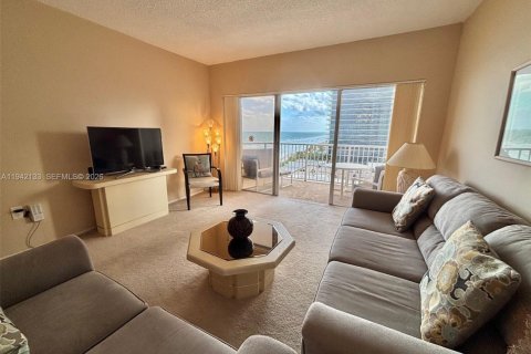Copropriété à vendre à Hallandale Beach, Floride: 1 chambre, 80.82 m2 № 1999349 - photo 6