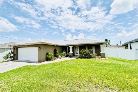 Villa ou maison à vendre à Lehigh Acres, Floride: 3 chambres, 131.74 m2 № 2043028 - photo 30