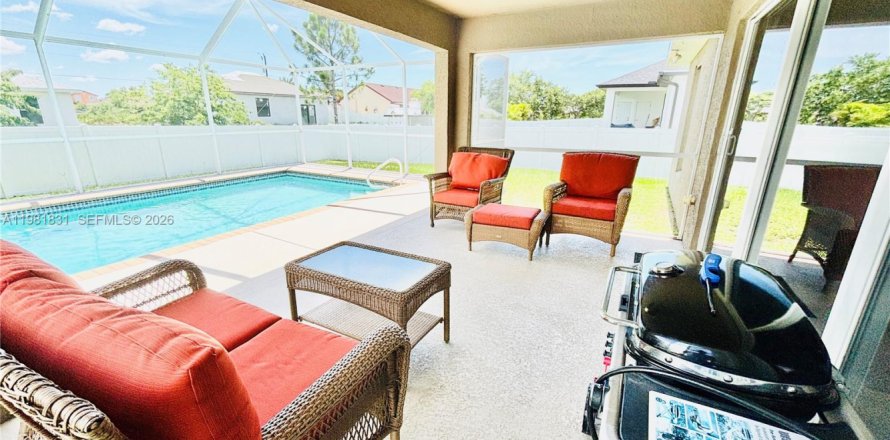 Villa ou maison à Lehigh Acres, Floride 3 chambres, 131.74 m2 № 2043028