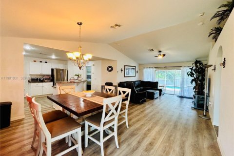 Villa ou maison à vendre à Lehigh Acres, Floride: 3 chambres, 131.74 m2 № 2043028 - photo 25