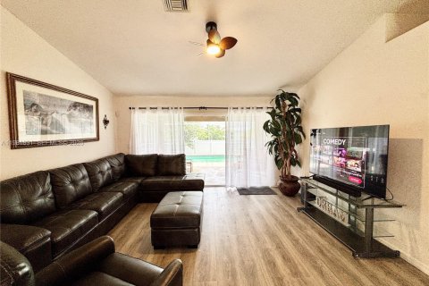 Villa ou maison à vendre à Lehigh Acres, Floride: 3 chambres, 131.74 m2 № 2043028 - photo 8