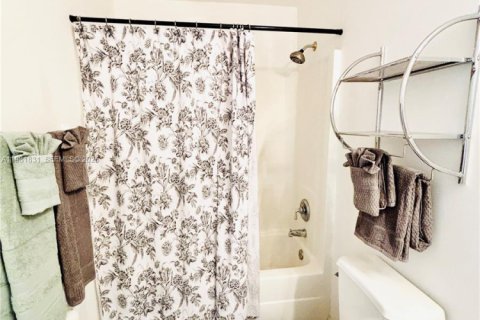 Villa ou maison à vendre à Lehigh Acres, Floride: 3 chambres, 131.74 m2 № 2043028 - photo 19