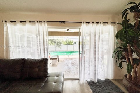 Villa ou maison à vendre à Lehigh Acres, Floride: 3 chambres, 131.74 m2 № 2043028 - photo 10