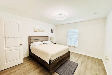 Villa ou maison à vendre à Lehigh Acres, Floride: 3 chambres, 131.74 m2 № 2043028 - photo 17