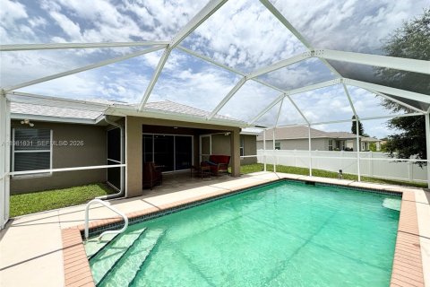 Villa ou maison à vendre à Lehigh Acres, Floride: 3 chambres, 131.74 m2 № 2043028 - photo 7