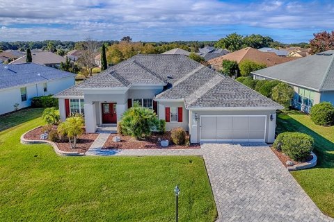 House in Summerfield, Florida 2 bedrooms, 173.73 sq.m. № 2118141