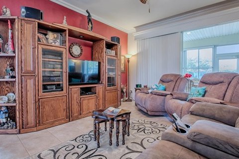 House in Summerfield, Florida 2 bedrooms, 173.73 sq.m. № 2118141 - photo 12