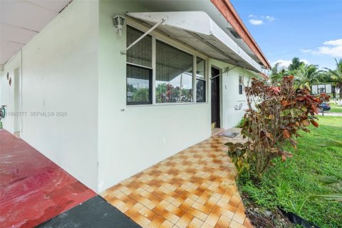 Villa ou maison à vendre à Palm Springs, Floride: 2 chambres, 116.5 m2 № 2027403 - photo 5