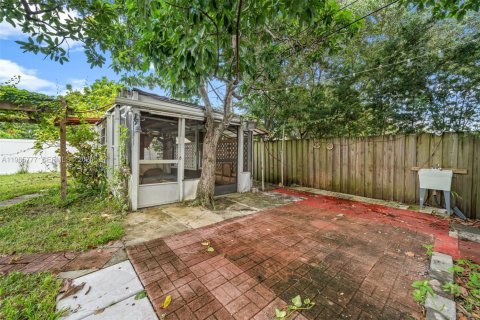 Villa ou maison à vendre à Palm Springs, Floride: 2 chambres, 116.5 m2 № 2027403 - photo 21