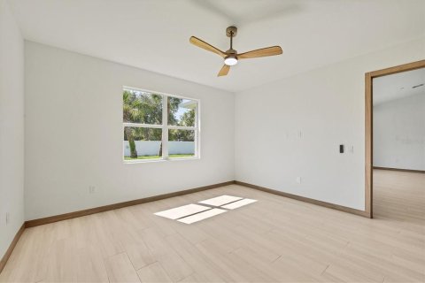 Villa ou maison à vendre à North Port, Floride: 3 chambres, 164.25 m2 № 1898399 - photo 7