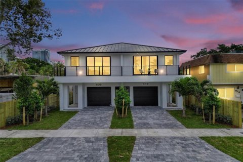 Adosado en Fort Lauderdale, Florida 3 dormitorios, 206.99 m2 № 2323699