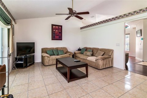 House in Orlando, Florida 3 bedrooms, 157.28 sq.m. № 1851449 - photo 8