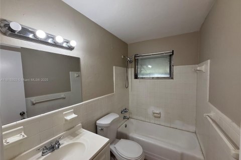 Casa en venta en Oakland Park, Florida, 2 dormitorios, 93.65 m2 № 1775785 - foto 16