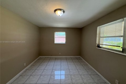 Casa en venta en Oakland Park, Florida, 2 dormitorios, 93.65 m2 № 1775785 - foto 14
