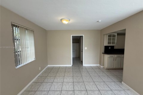 Casa en venta en Oakland Park, Florida, 2 dormitorios, 93.65 m2 № 1775785 - foto 10