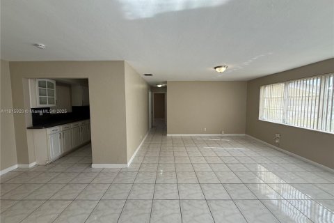 Casa en venta en Oakland Park, Florida, 2 dormitorios, 93.65 m2 № 1775785 - foto 7