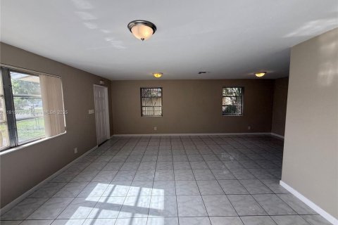 Casa en venta en Oakland Park, Florida, 2 dormitorios, 93.65 m2 № 1775785 - foto 8