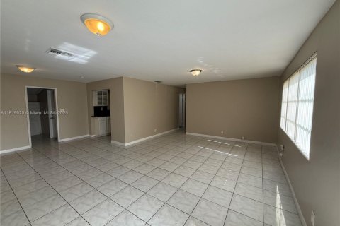 Casa en venta en Oakland Park, Florida, 2 dormitorios, 93.65 m2 № 1775785 - foto 6