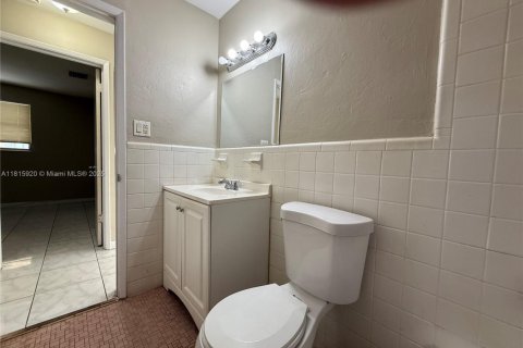 Casa en venta en Oakland Park, Florida, 2 dormitorios, 93.65 m2 № 1775785 - foto 17